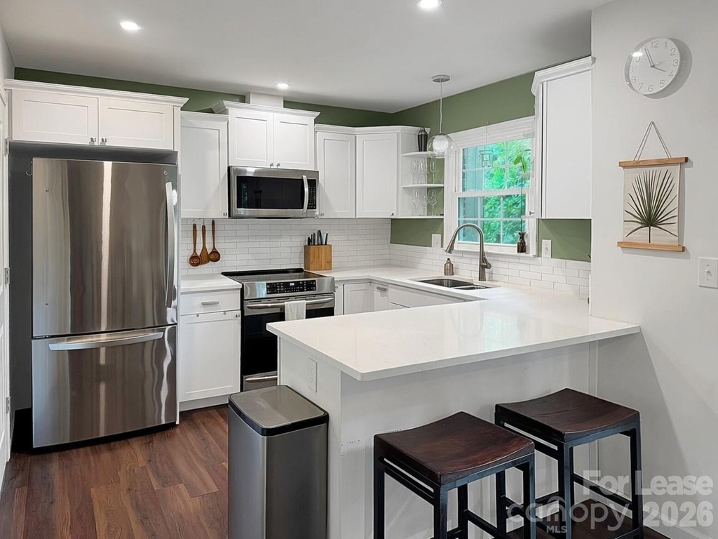 902 Creekside Drive - Photo 6