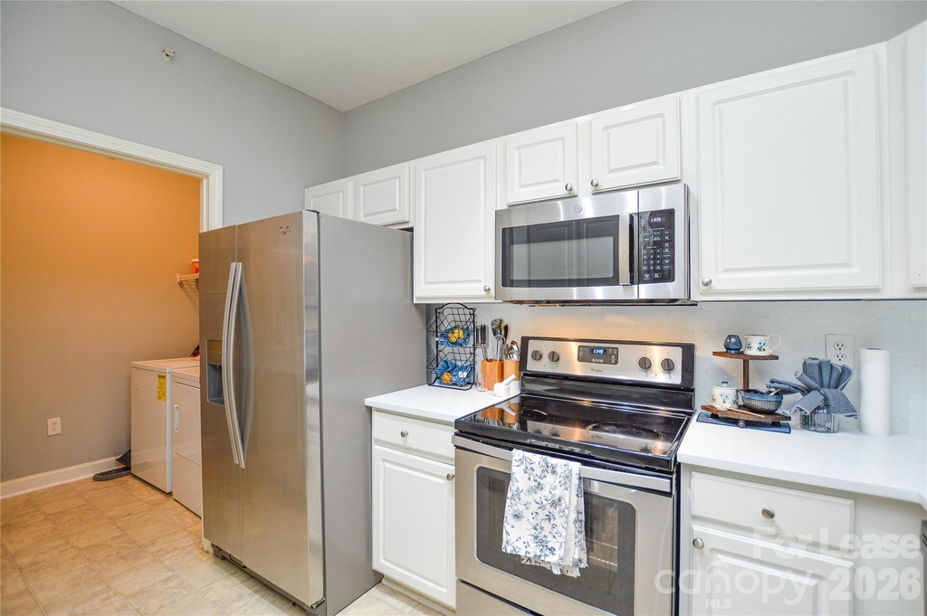 10663 Hill Point Court - Photo 8