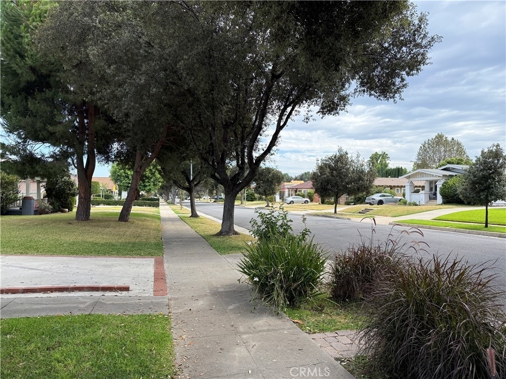 830 N Olive - Photo 1