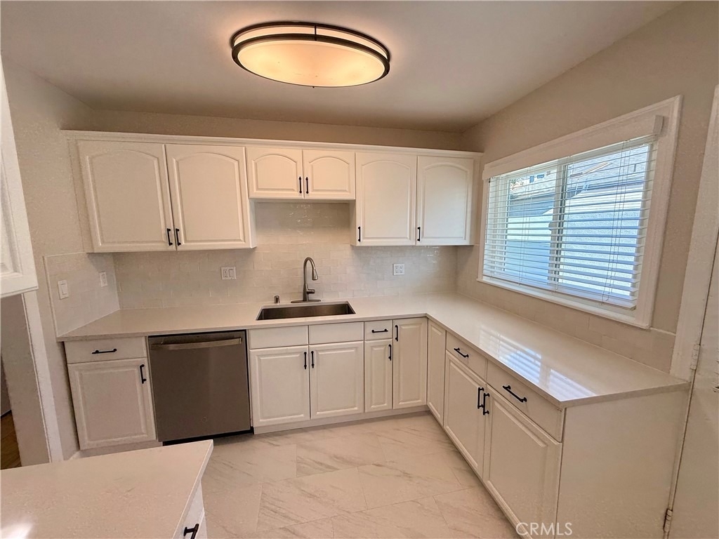 517 Blossom - Photo 5
