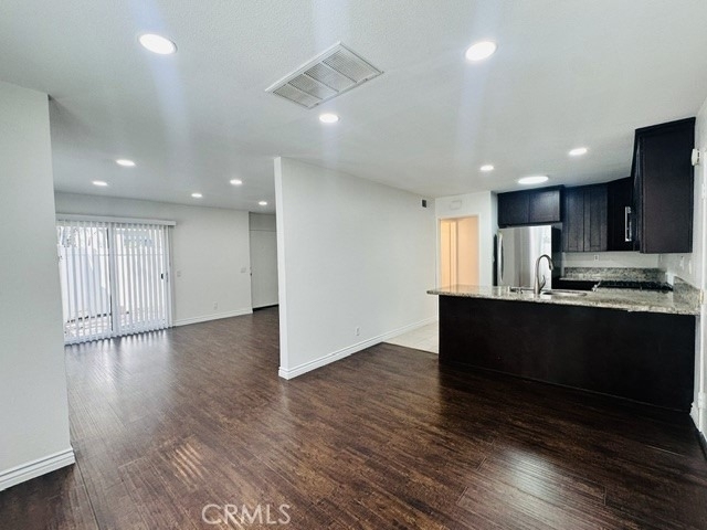 2510 Coventry - Photo 7