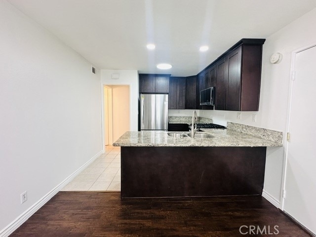 2510 Coventry - Photo 8
