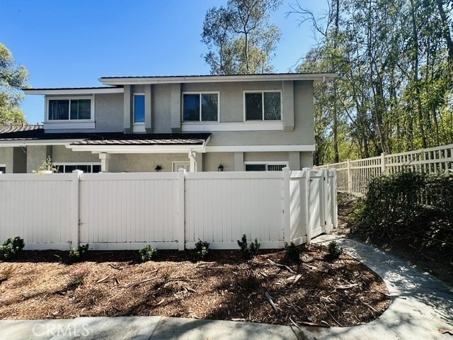 2510 Coventry - Photo 1