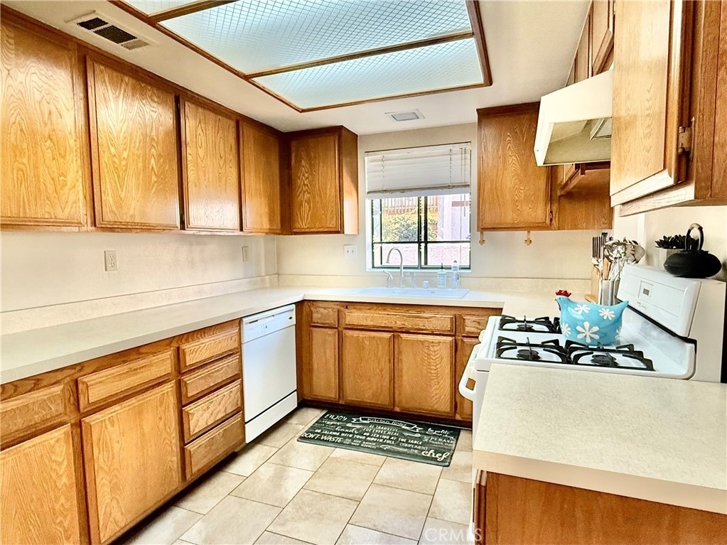 10651 Bell Street - Photo 4