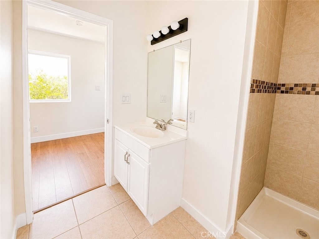 1180 Langley - Photo 25