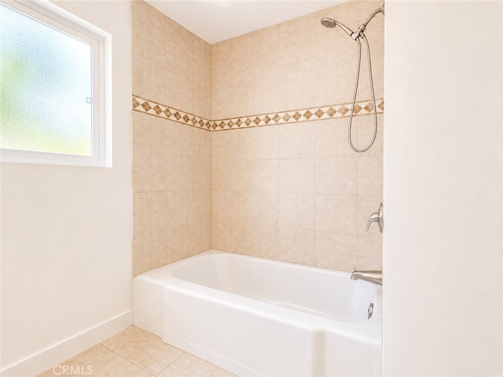 1180 Langley - Photo 12