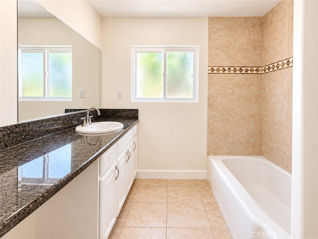 1180 Langley - Photo 11