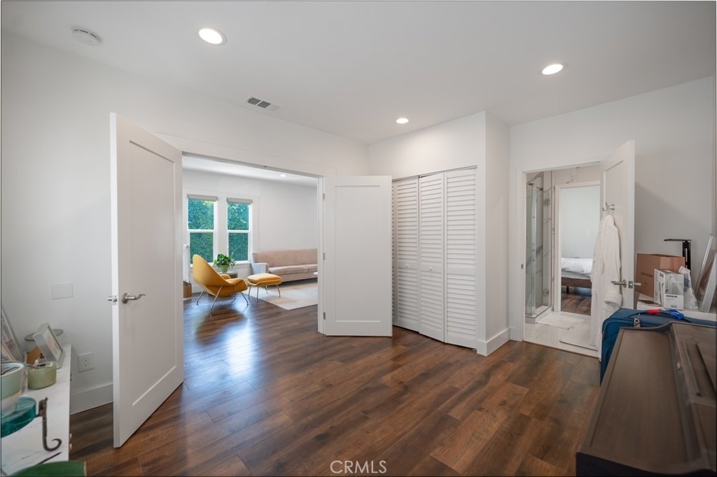 1553 Talmadge - Photo 6