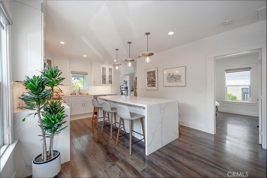 1553 Talmadge - Photo 3