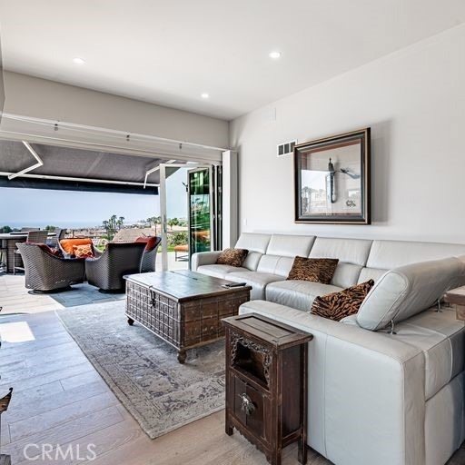 32 Dauphin - Photo 24