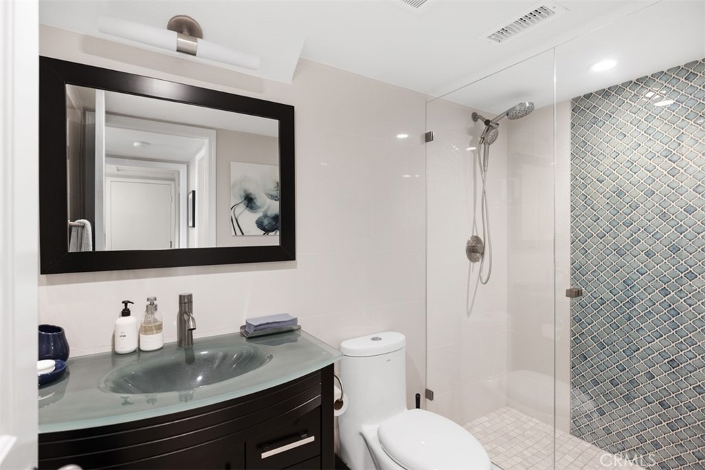 12 Dauphin - Photo 31