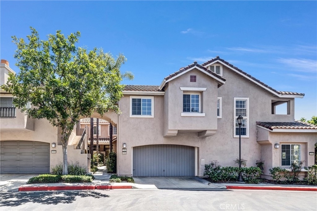 2316 Cascade - Photo 0