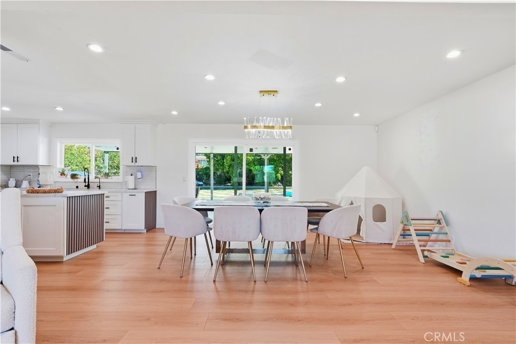 4563 Hempstead St - Photo 8