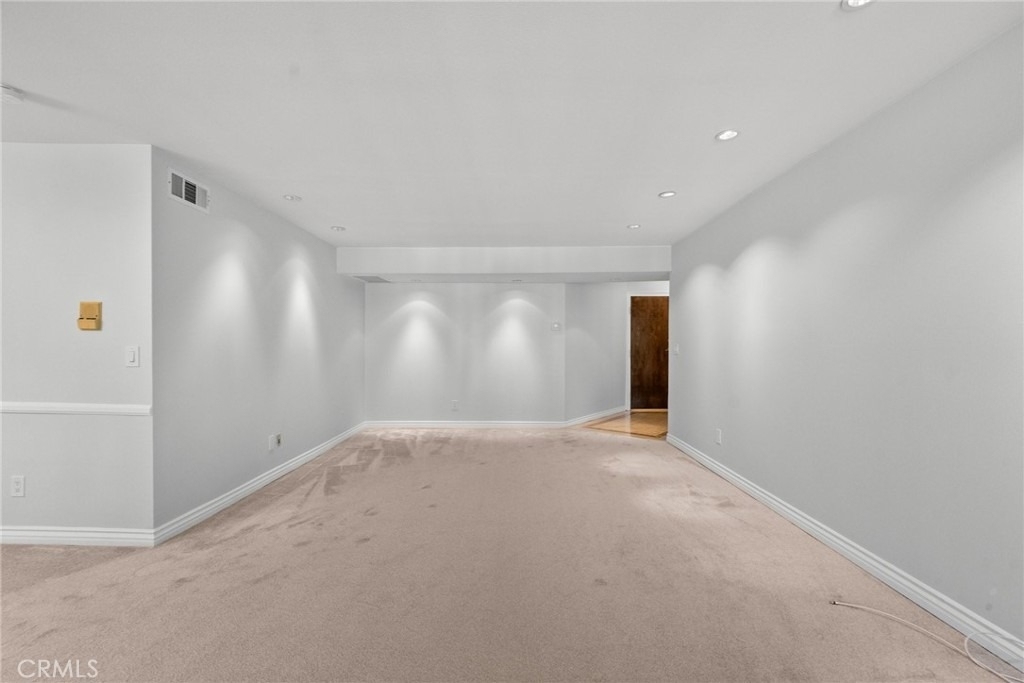 330 W California - Photo 12