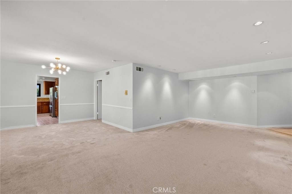 330 W California - Photo 13