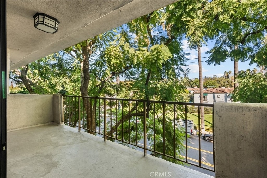 330 W California - Photo 4
