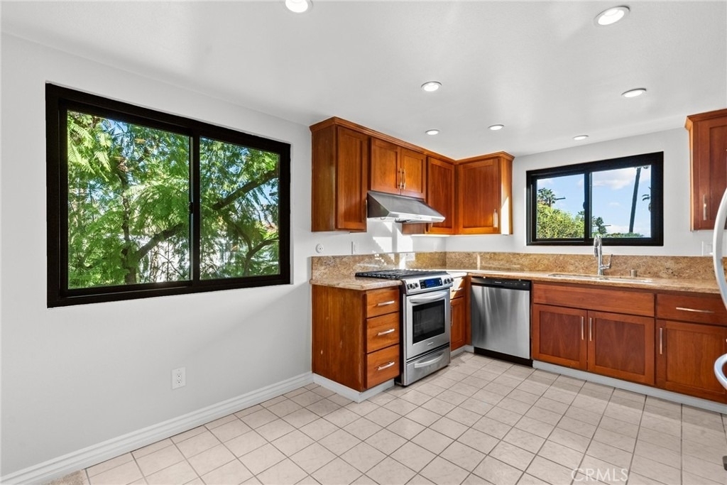 330 W California - Photo 19
