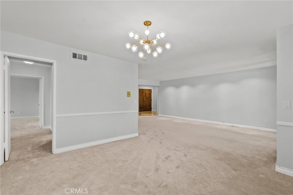 330 W California - Photo 17