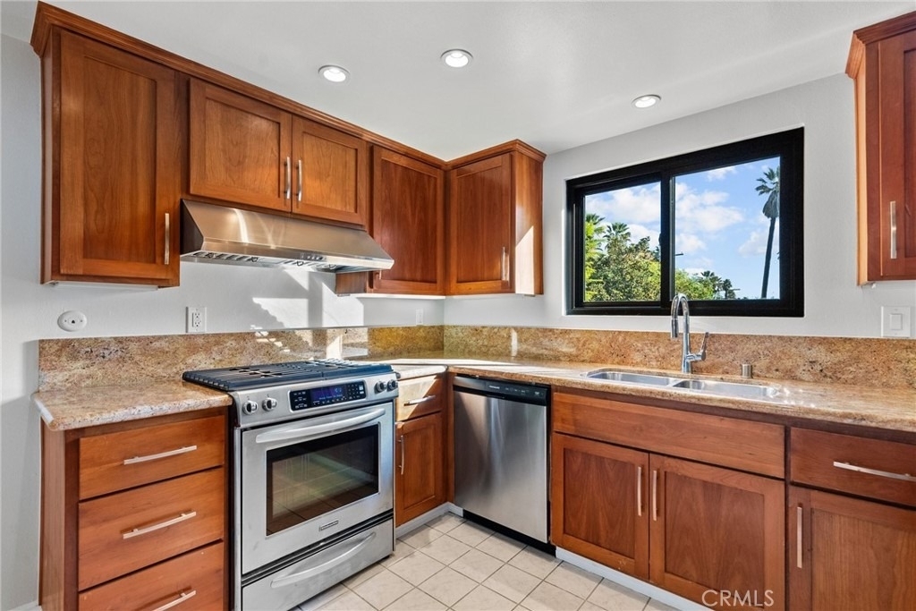 330 W California - Photo 20