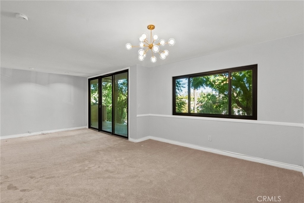 330 W California - Photo 16