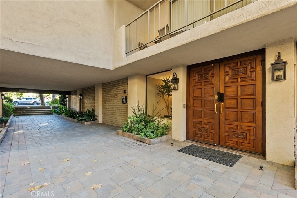 330 W California - Photo 2