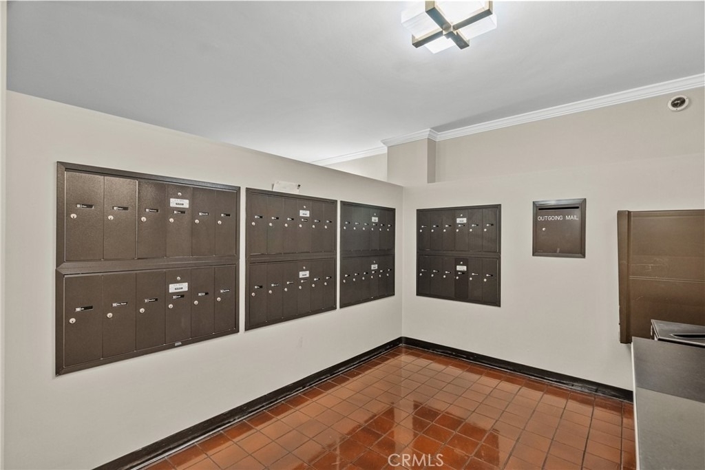 330 W California - Photo 28