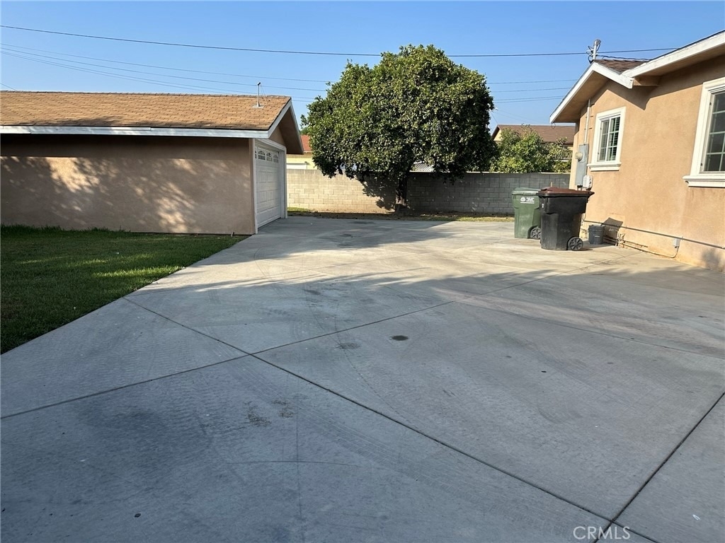 2609 Central - Photo 8