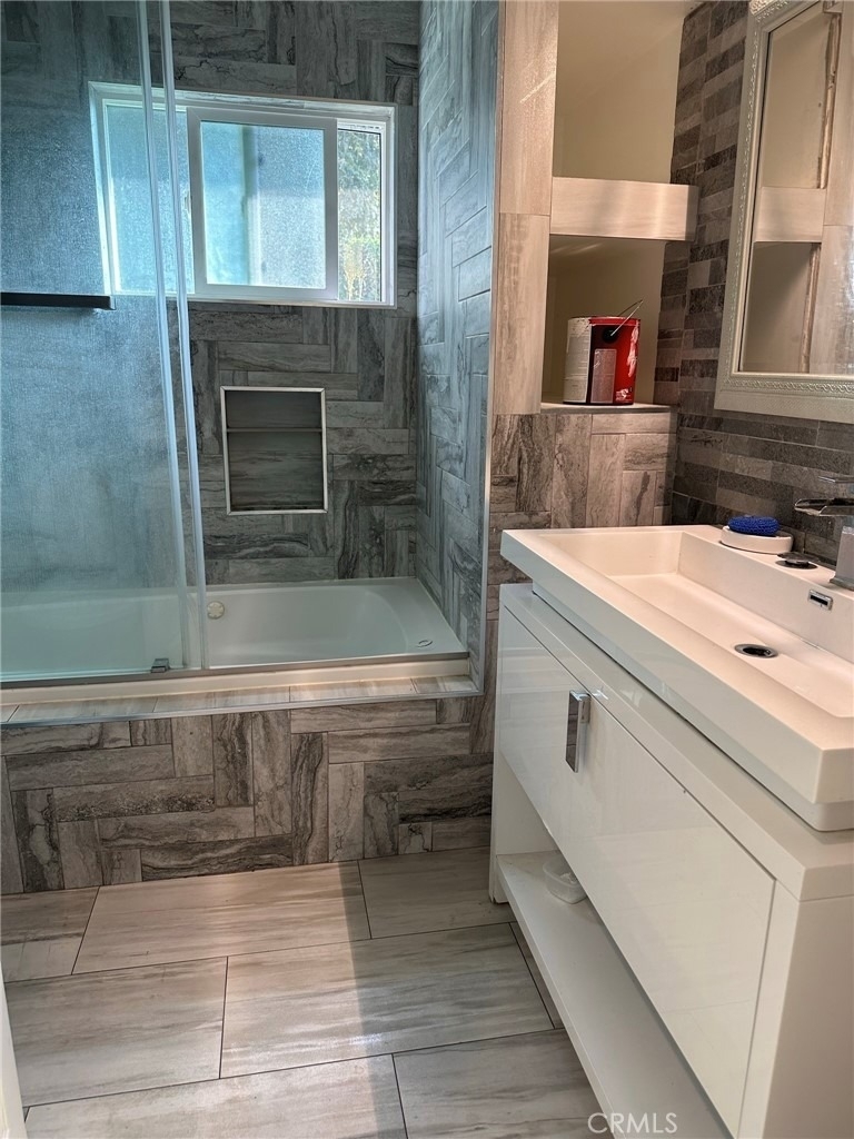 2609 Central - Photo 4