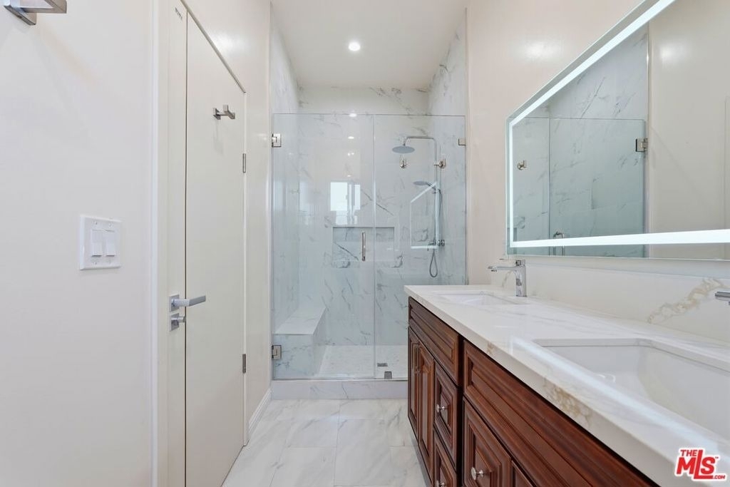 3765 Globe Avenue - Photo 9