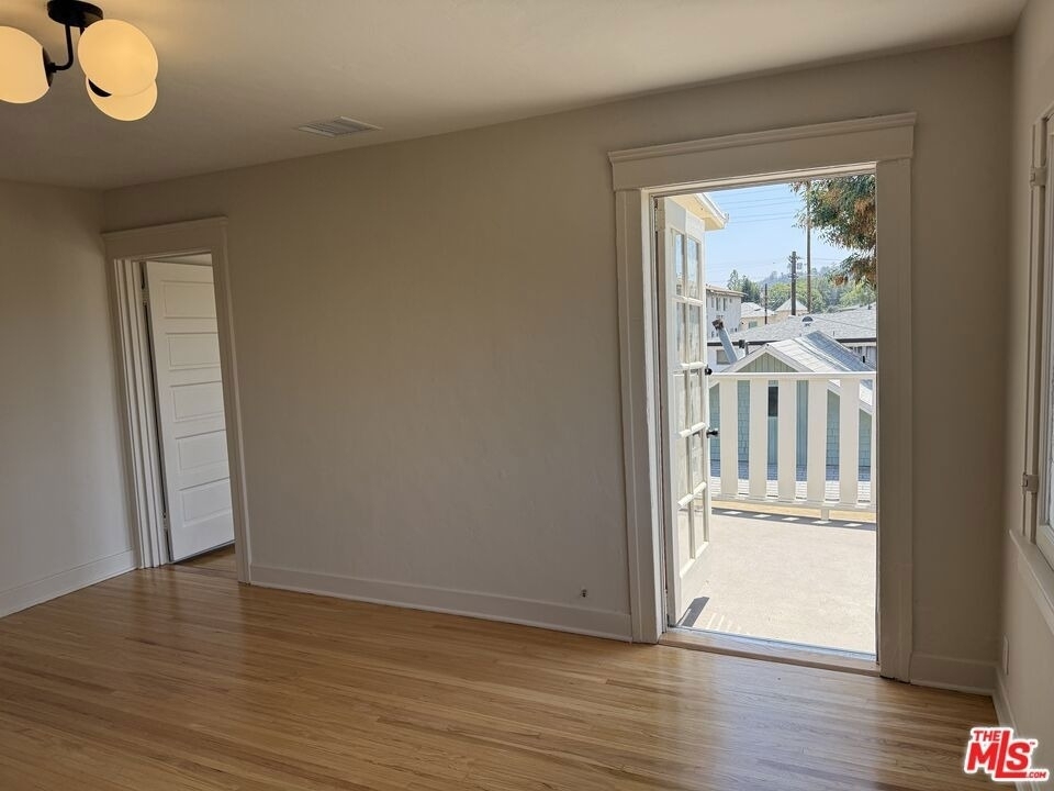 130 S Avenue 63 - Photo 4