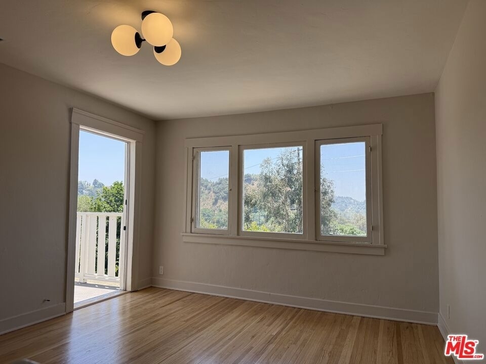 130 S Avenue 63 - Photo 2
