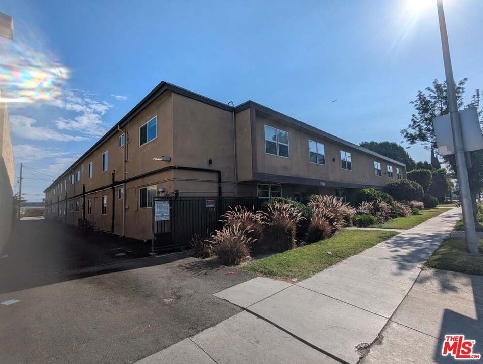 9815 Imperial Highway - Photo 1