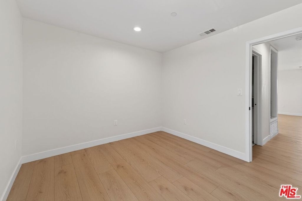 3436 Hunter Street - Photo 9