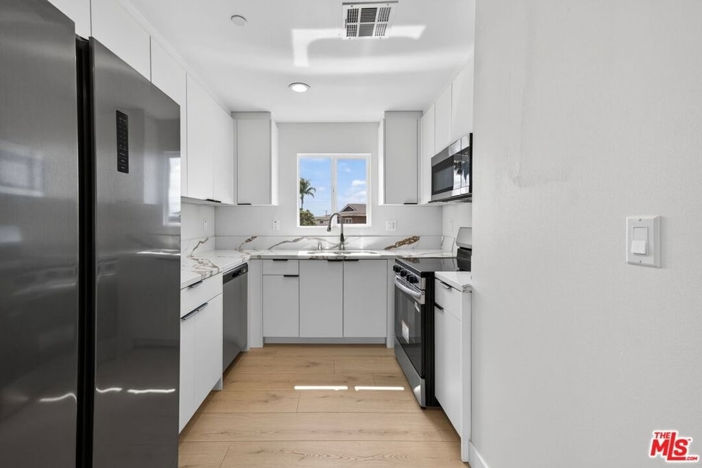 3436 Hunter Street - Photo 2