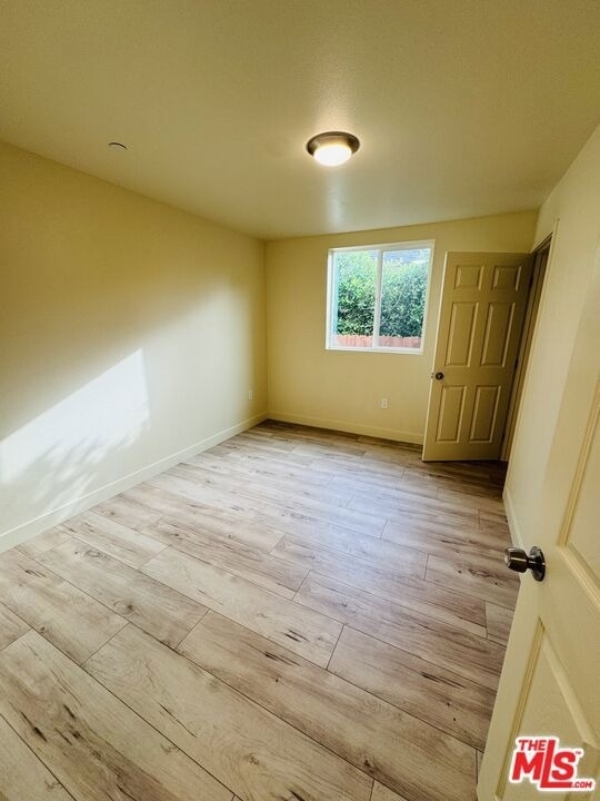 851 E 76th Place - Photo 4