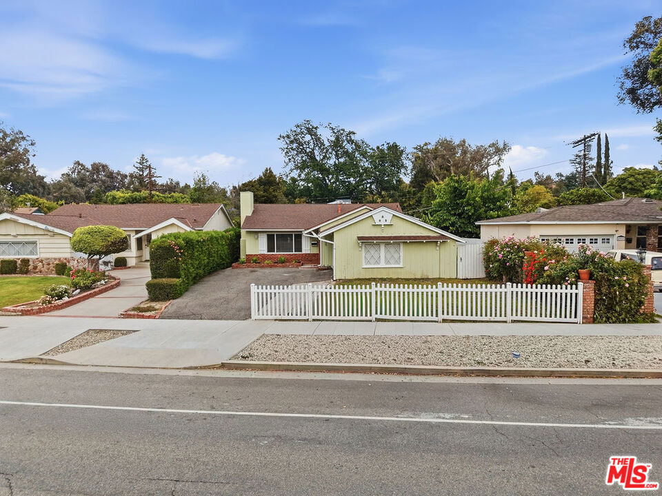 4958 Canoga Avenue - Photo 0