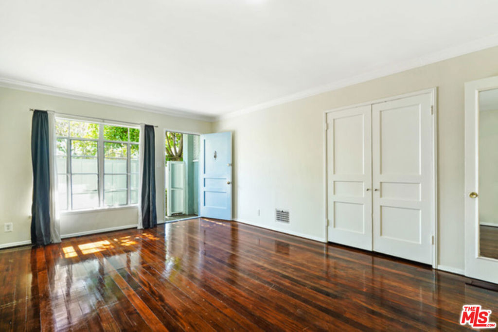 1323 N Olive Drive - Photo 0