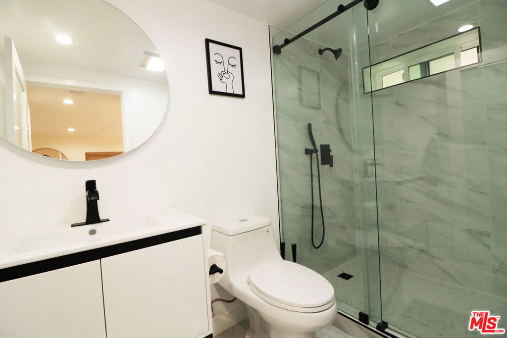944 N San Vicente Boulevard - Photo 11
