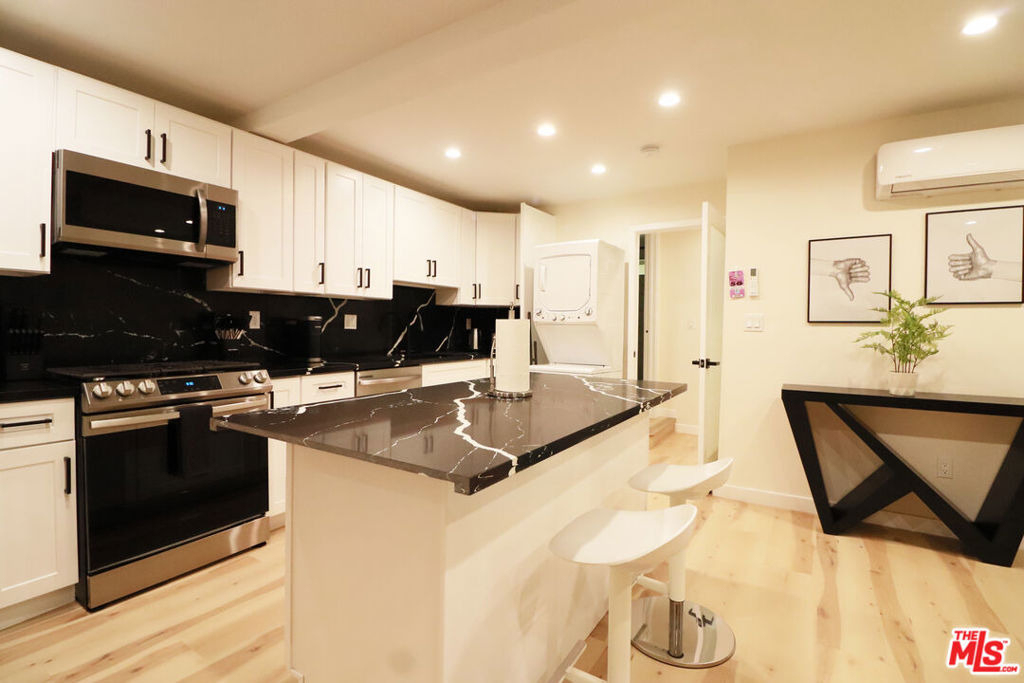 944 N San Vicente Boulevard - Photo 3