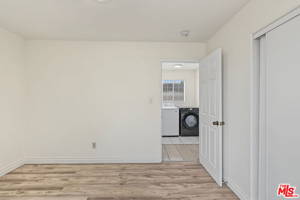 7704 7706 S Grand Avenue - Photo 10