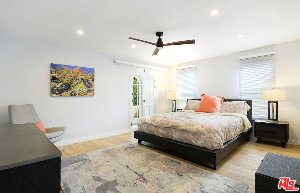 823 N Harper Avenue - Photo 12