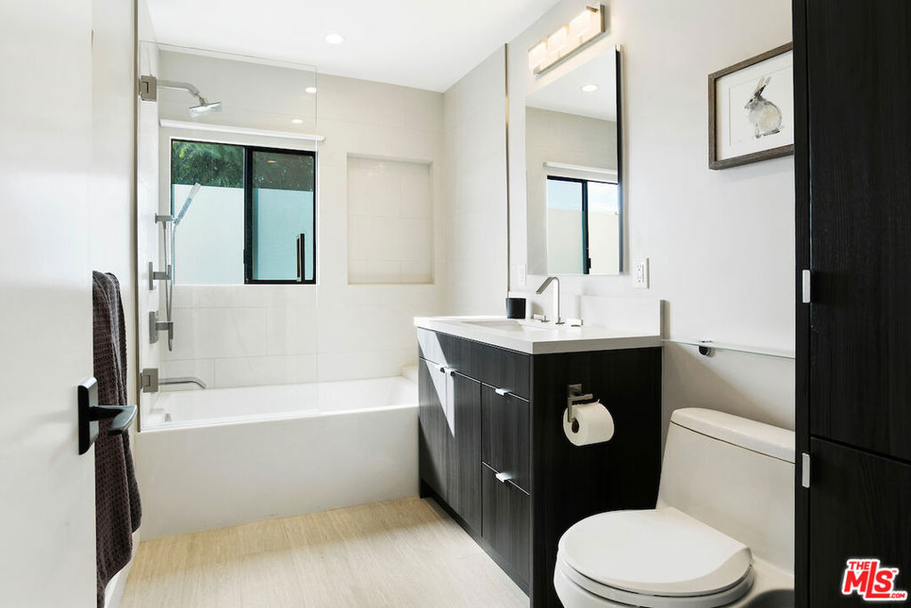 823 N Harper Avenue - Photo 14