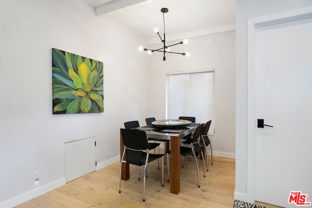 823 N Harper Avenue - Photo 8