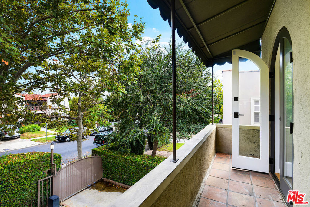 823 N Harper Avenue - Photo 15