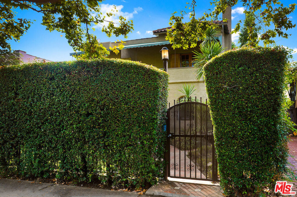 823 N Harper Avenue - Photo 23