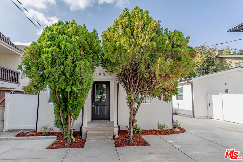 253 S Catalina Avenue - Photo 0