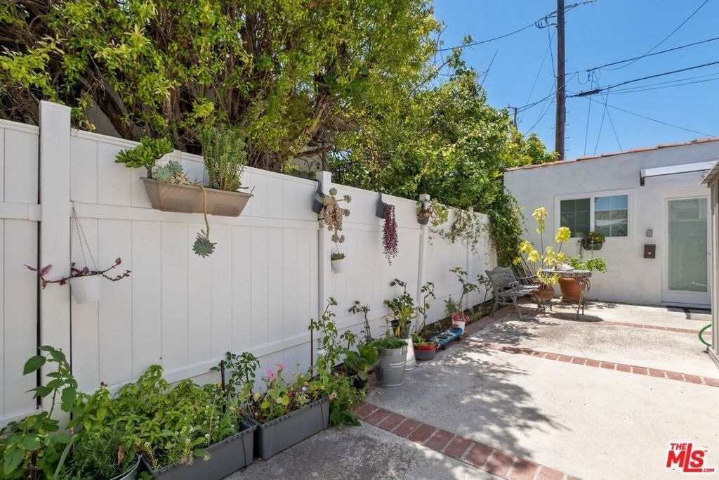 471 S Clark Drive - Photo 26