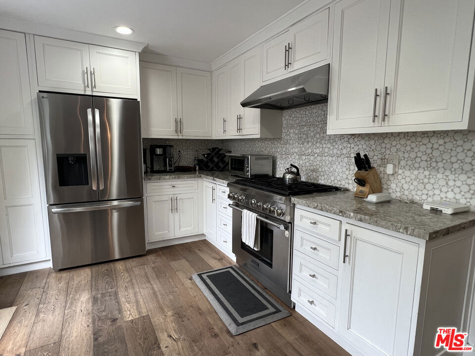 3350 Mclaughlin Avenue - Photo 2