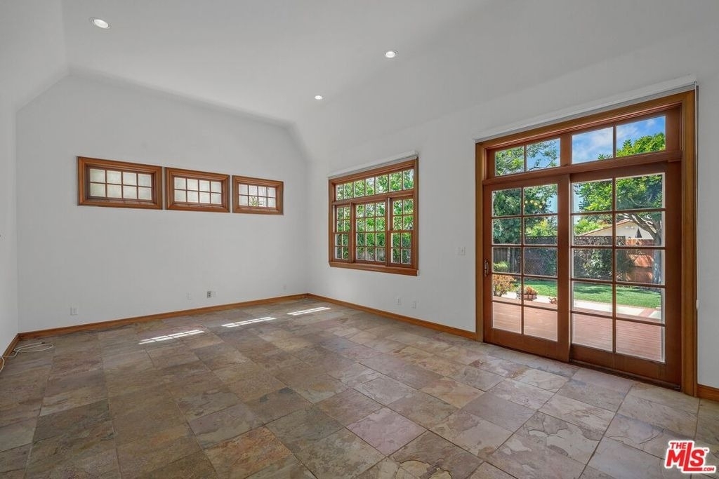 424 12th Street - Photo 17