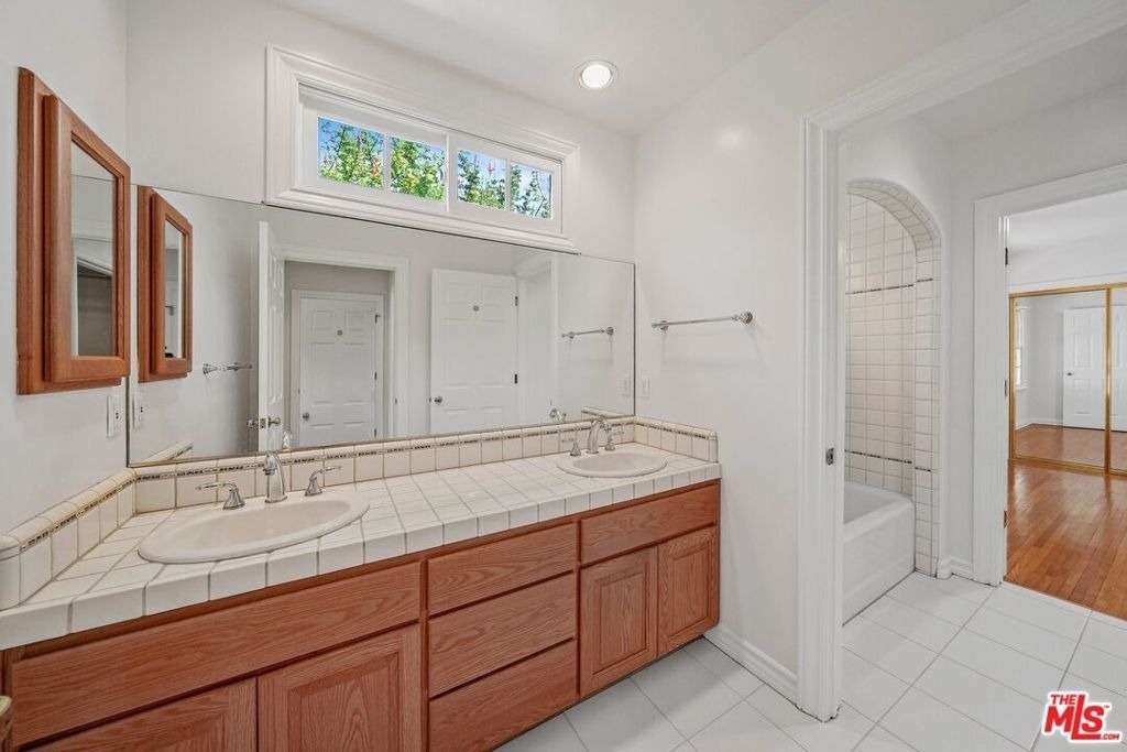 424 12th Street - Photo 8